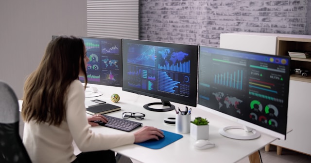 Woman works in the FinTech startup